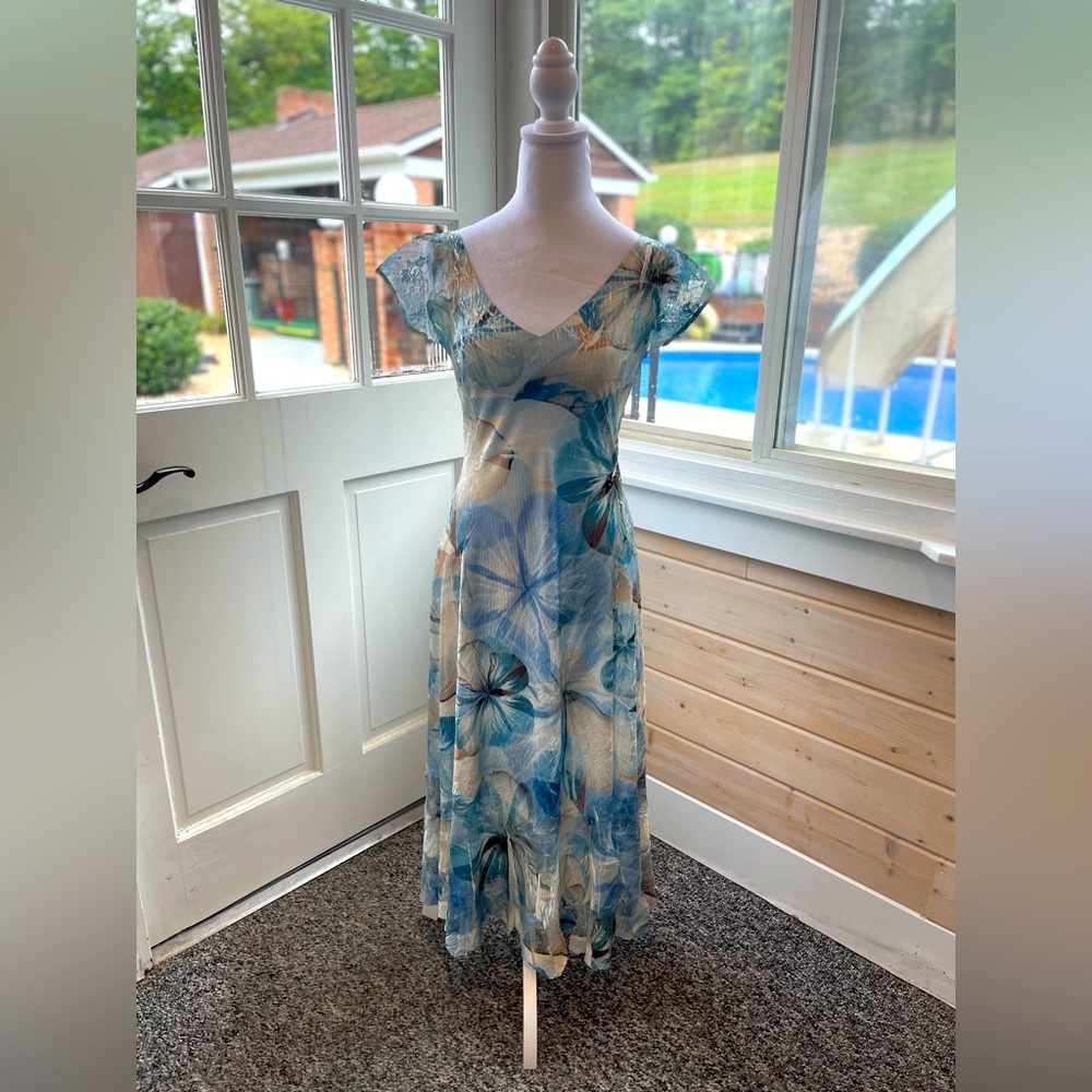 Komarov Dress, beautiful blue floral crinkle print.